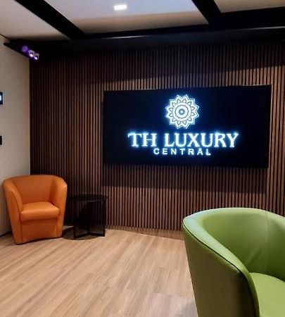 Th Luxury Central Катания Екстериор снимка