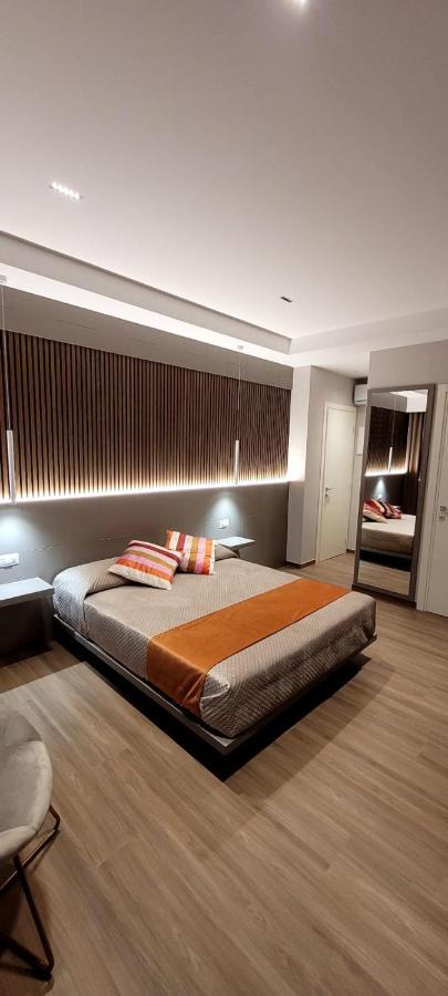 Th Luxury Central Катания Екстериор снимка