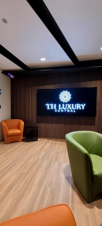 Th Luxury Central Катания Екстериор снимка